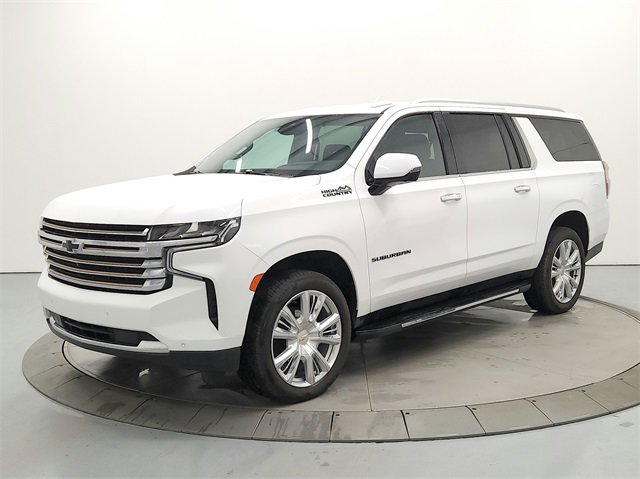Used 2023 Chevrolet Suburban High Country image 3