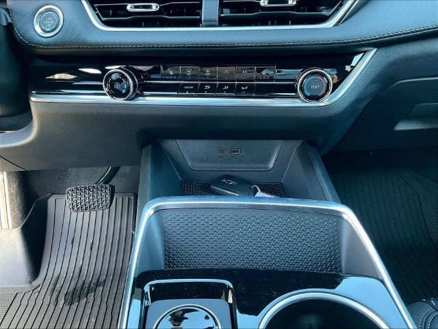 New 2027 Chevrolet Equinox LT w/ Midnight Edition FWD image 8