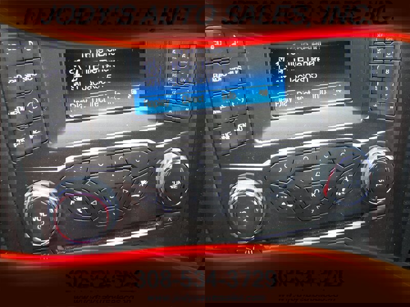 Used 2018 Ford Fusion SE w/ Equipment Group 201A image 18