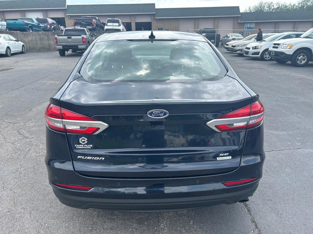 Used 2020 Ford Fusion SE image 7