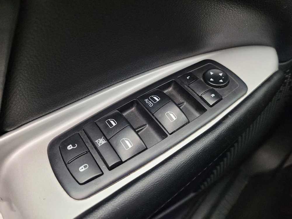 Used 2018 Dodge Journey SXT FWD image 27