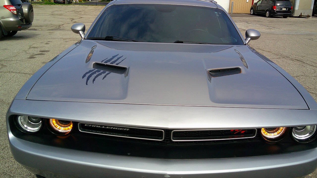 Used 2015 Dodge Challenger SXT Plus RWD image 3