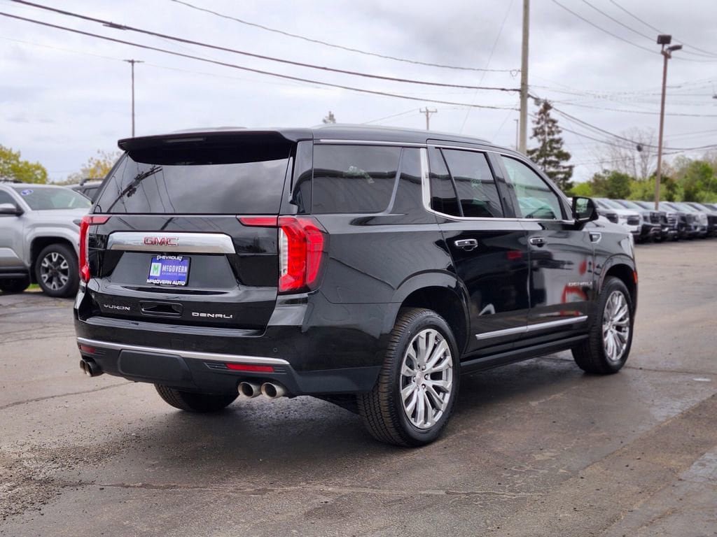 Used 2023 GMC Yukon Denali w/ LPO, Floor Liner Package AWD/4WD image 5