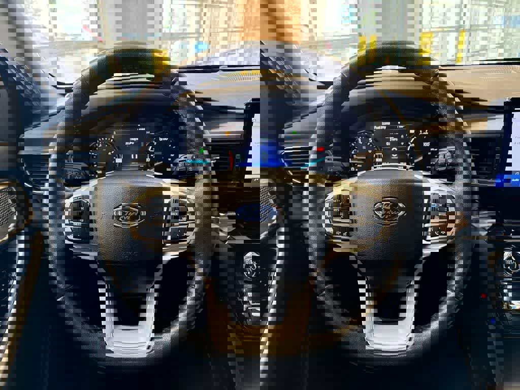 Used 2022 Ford Explorer Limited w/ Equipment Group 301A image 25