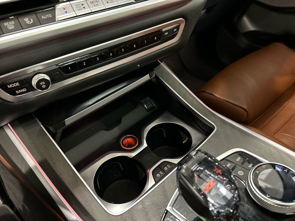 Used 2022 BMW X7 M50i AWD/4WD image 19
