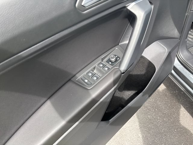 Used 2019 Volkswagen Tiguan SE AWD/4WD image 11