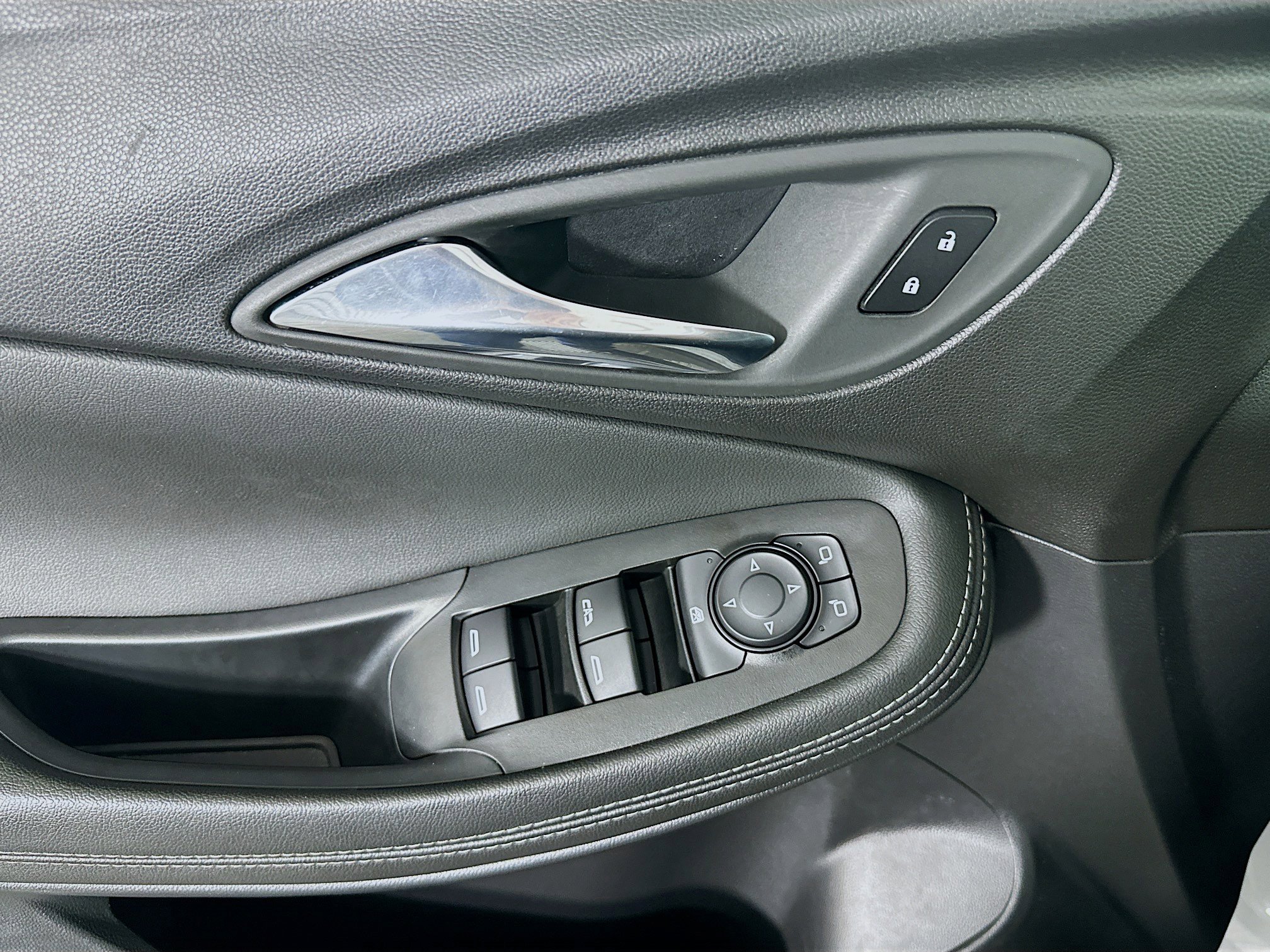 Used 2024 Buick Encore GX Preferred FWD image 15