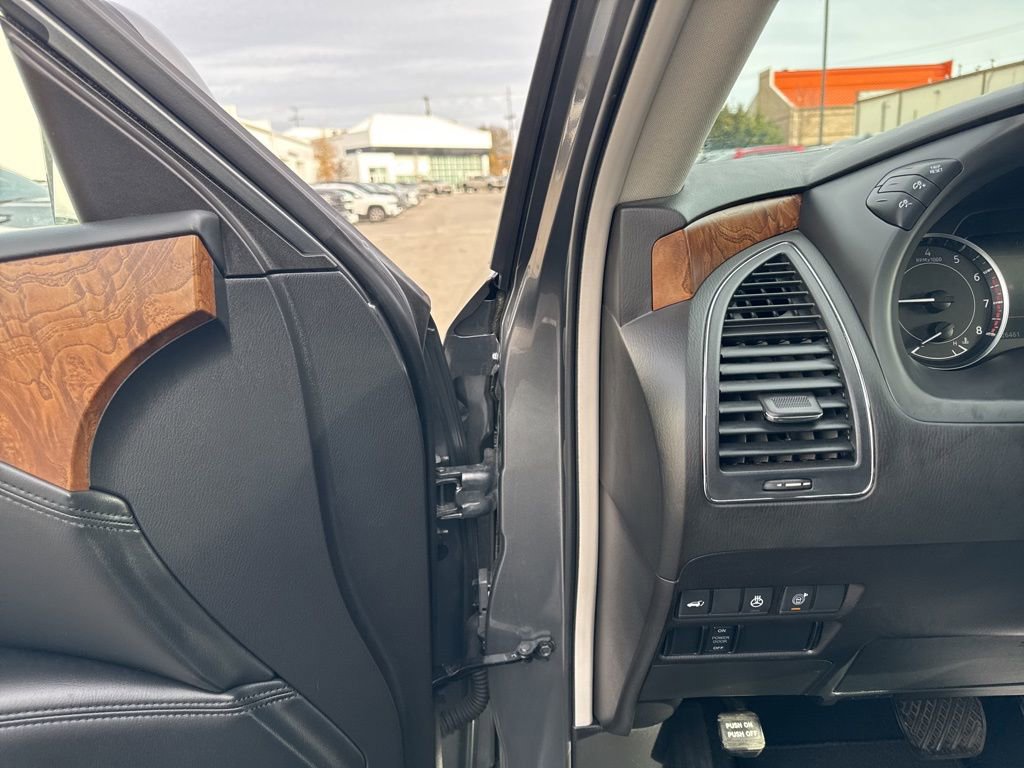 Used 2024 Nissan Armada SL w/ Captain's Chairs Package image 12