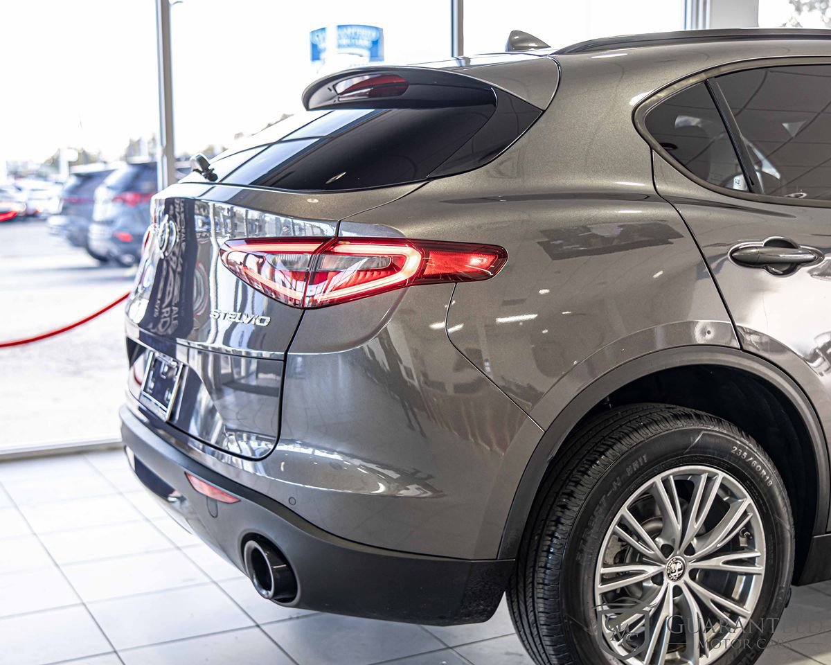 Used 2022 Alfa Romeo Stelvio Sprint AWD/4WD image 13