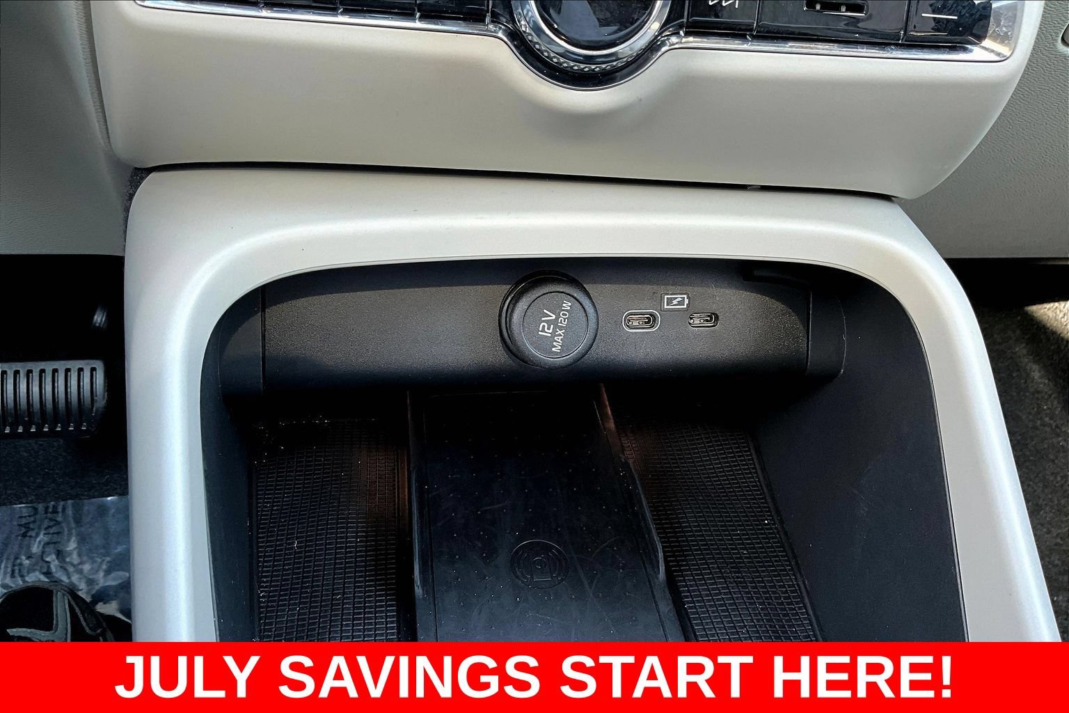 Used 2026 Volvo XC40 B5 Plus AWD/4WD image 20