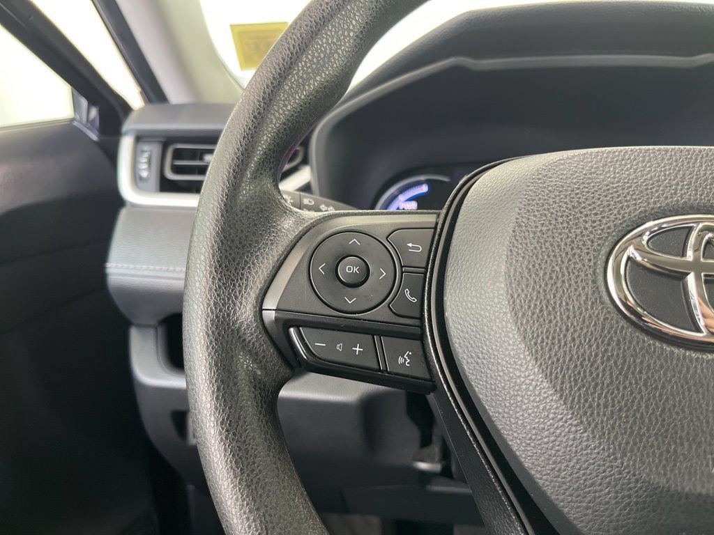 Used 2024 Toyota RAV4 XLE AWD/4WD image 6