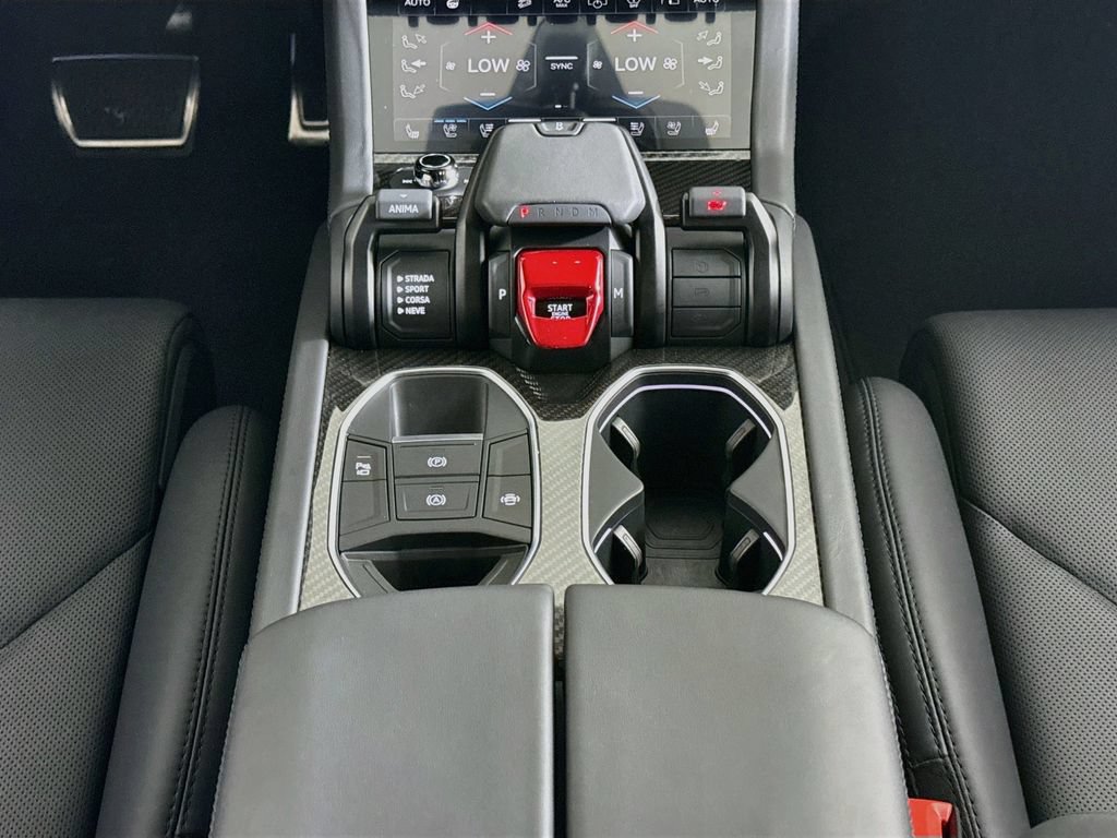 Used 2025 Lamborghini Urus SE AWD/4WD image 14
