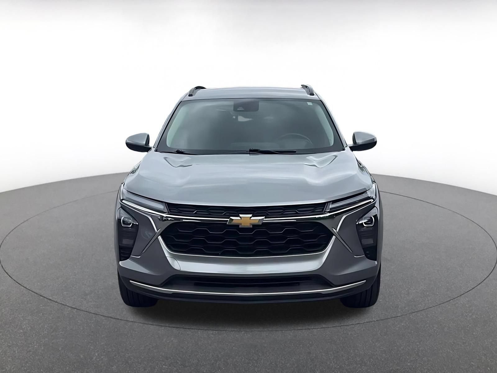 Used 2025 Chevrolet Trax LT w/ LT Convenience Package FWD image 4