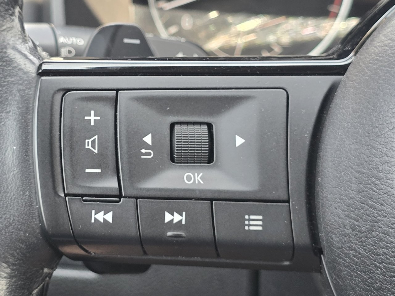 Used 2023 Nissan Rogue SL w/ SL Premium Package AWD/4WD image 34
