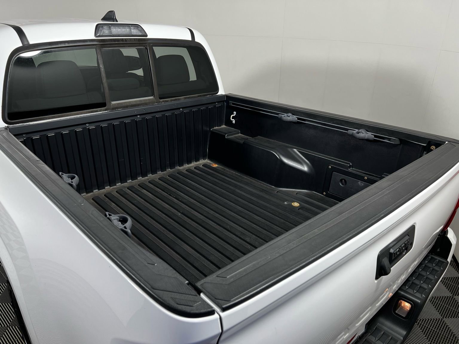 Used 2019 Toyota Tacoma SR w/ SR Convenience Package image 22