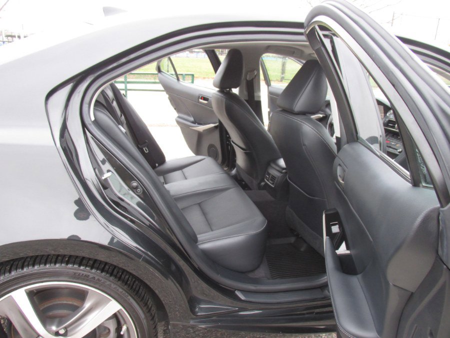 Used 2020 Lexus IS 300 AWD w/ Premium Package image 65