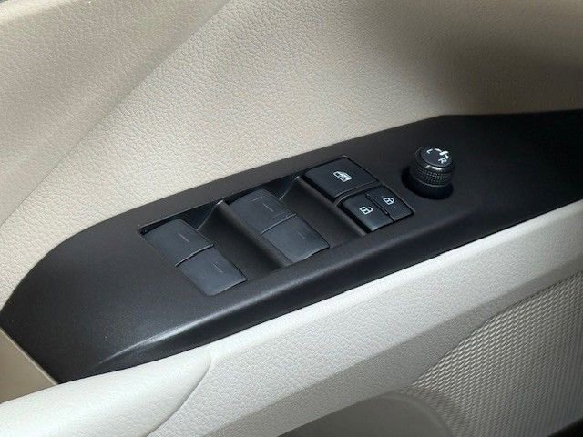 Used 2021 Toyota Camry LE image 30