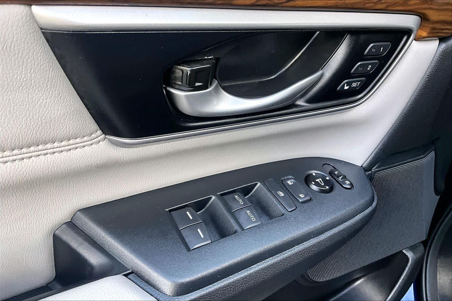 Used 2020 Honda CR-V EX-L image 32