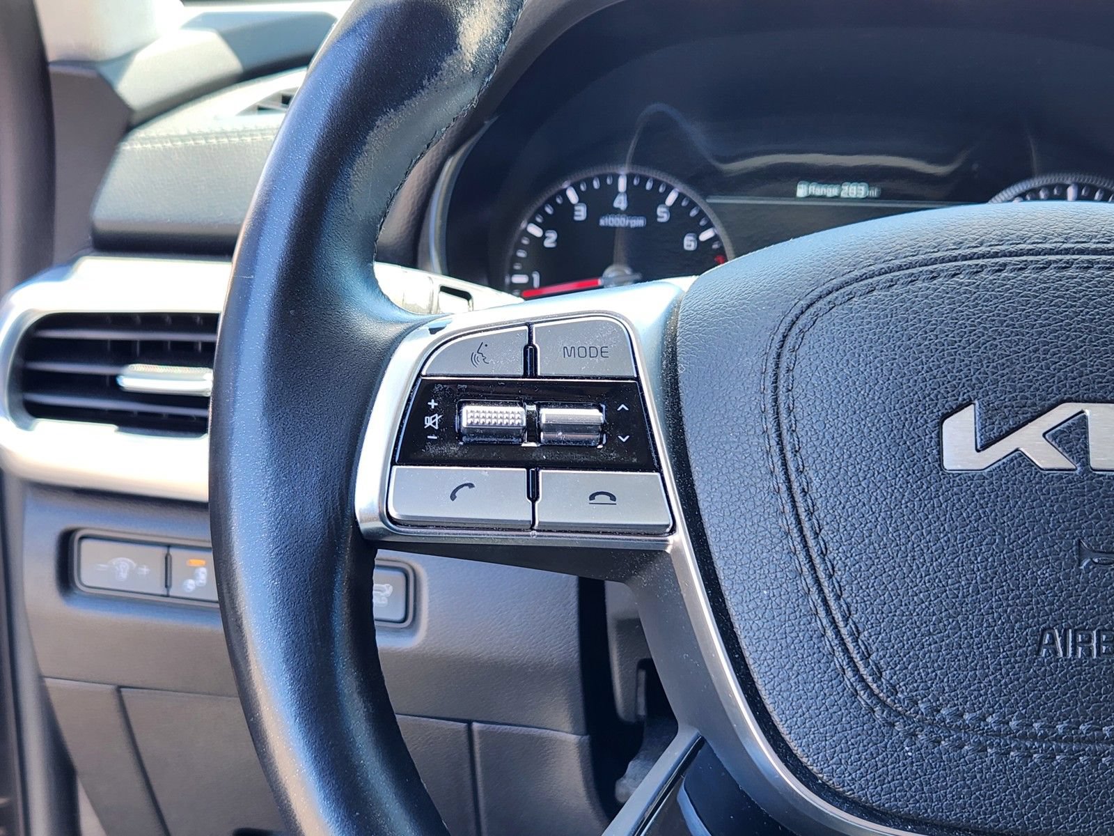 Used 2022 Kia Telluride SX w/ SX Prestige Package AWD/4WD image 16