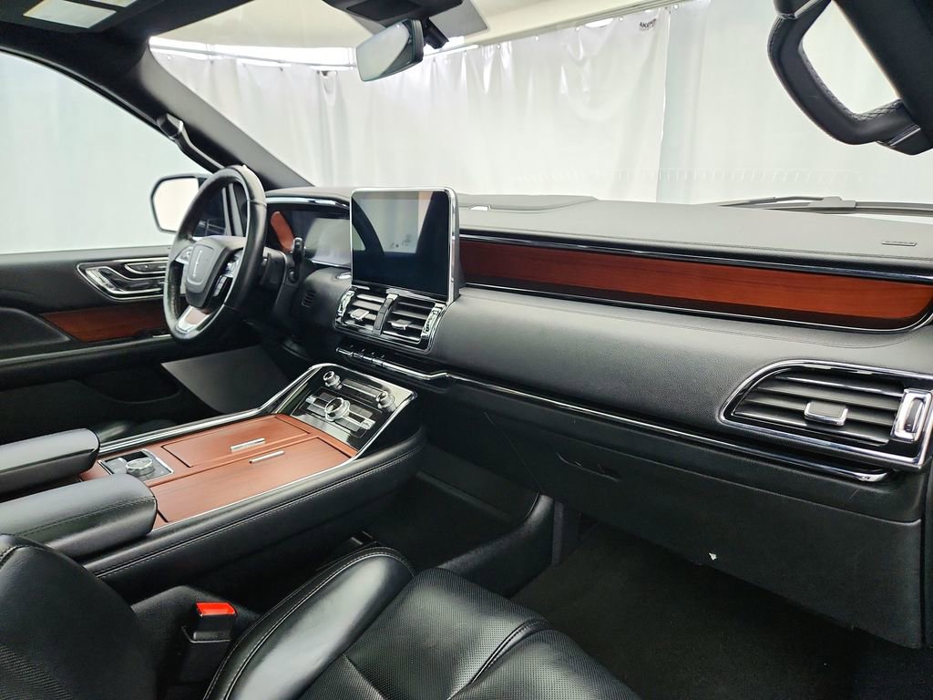 Used 2020 Lincoln Navigator Reserve w/ Luxury Package image 37