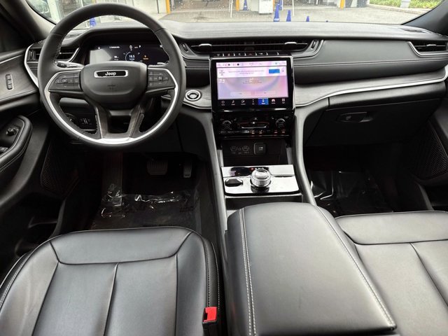 Used 2024 Jeep Grand Cherokee Limited AWD/4WD image 17