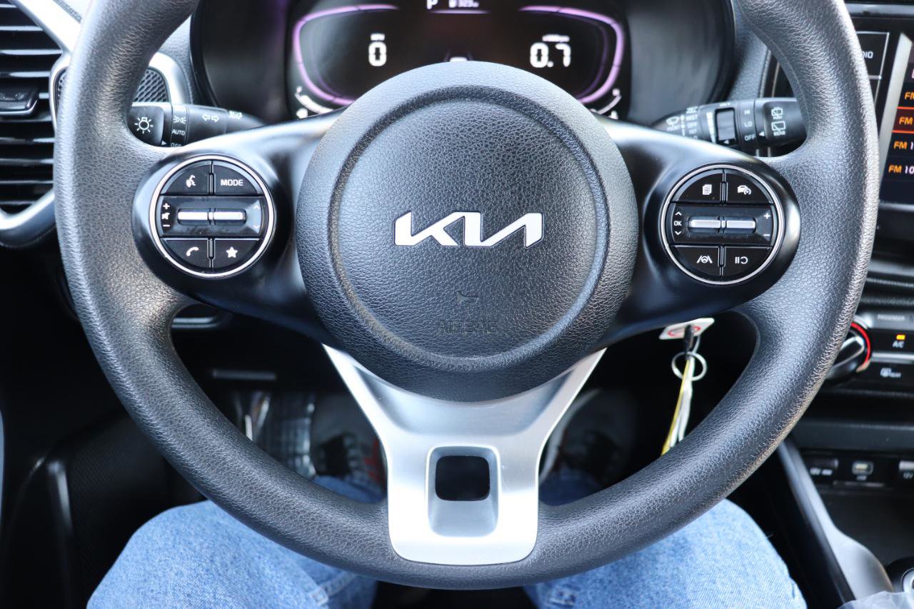 Used 2023 Kia Soul LX w/ LX Technology Package FWD image 25