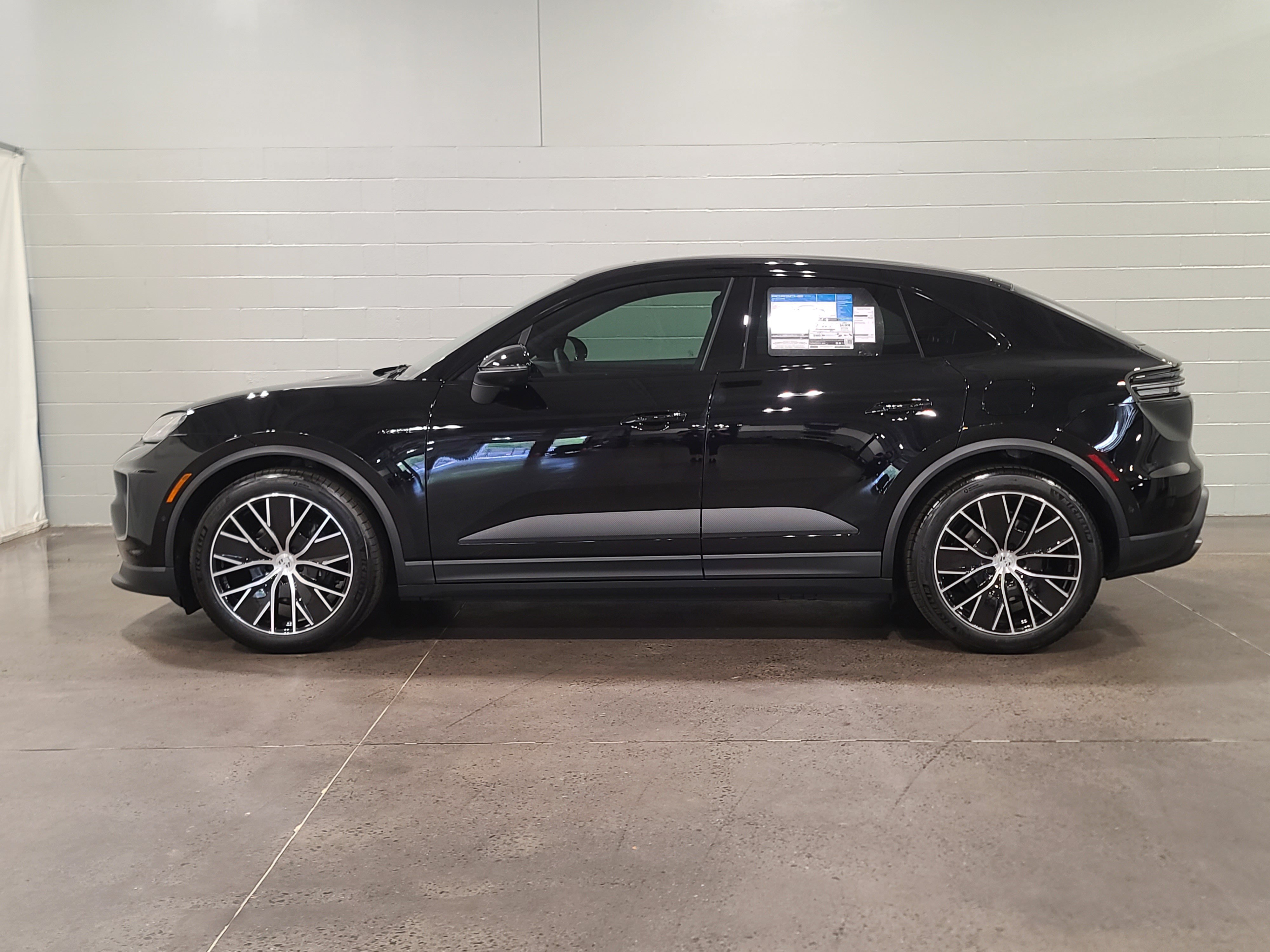 New 2026 Porsche Macan Electric RWD image 2