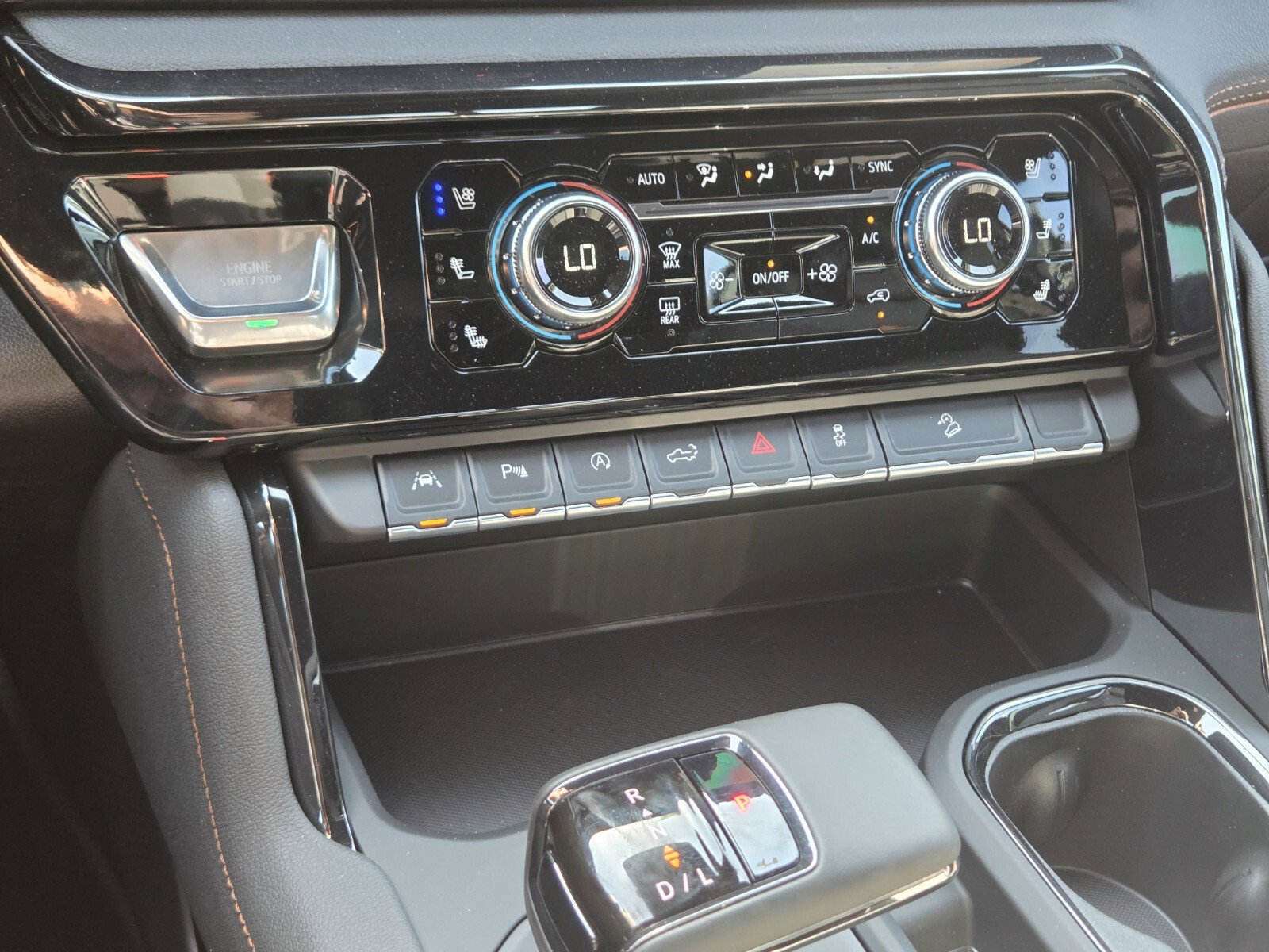 New 2025 GMC Sierra 1500 AT4 w/ AT4 Premium Package image 14