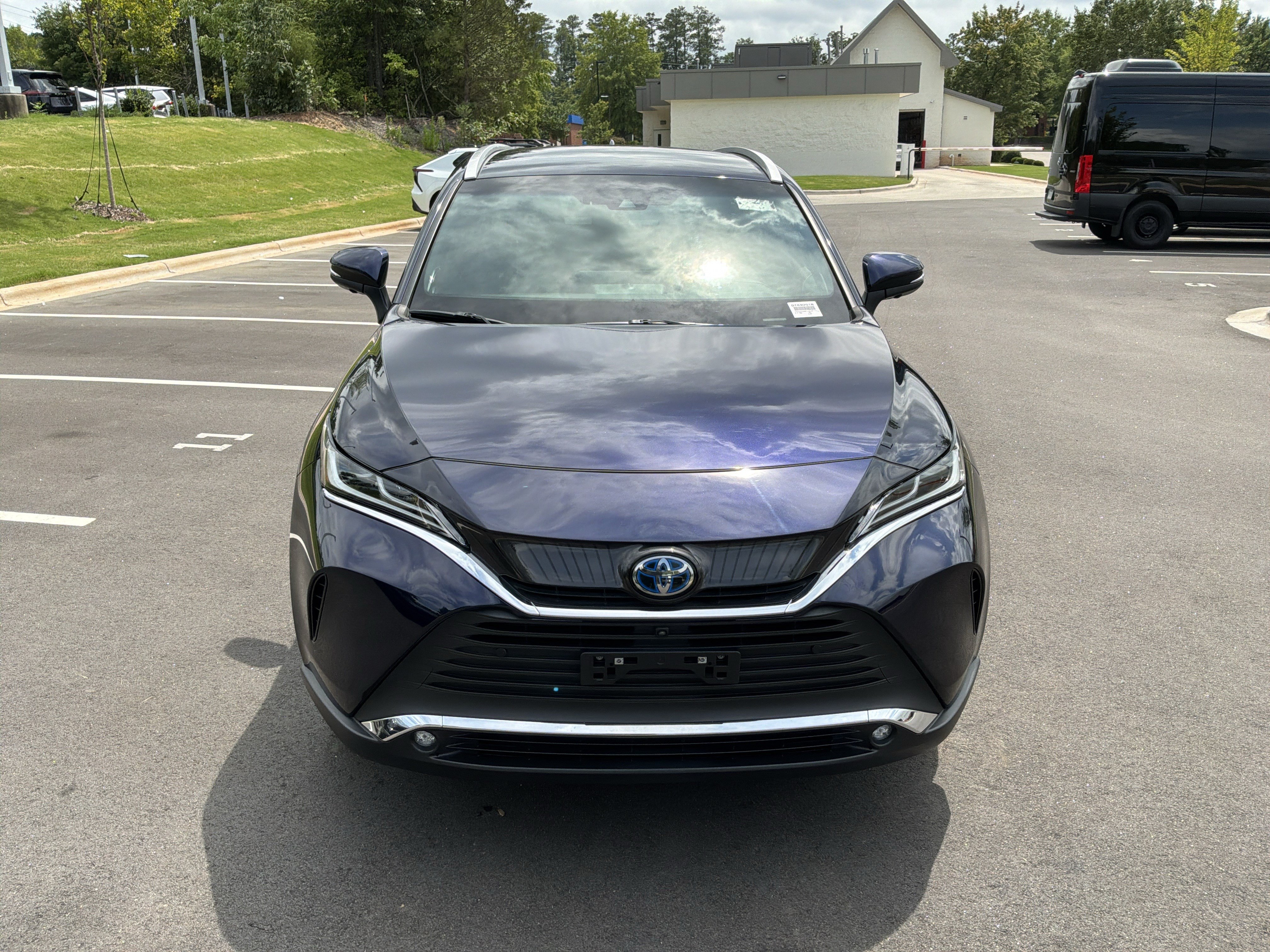 Used 2023 Toyota Venza Limited AWD/4WD image 3