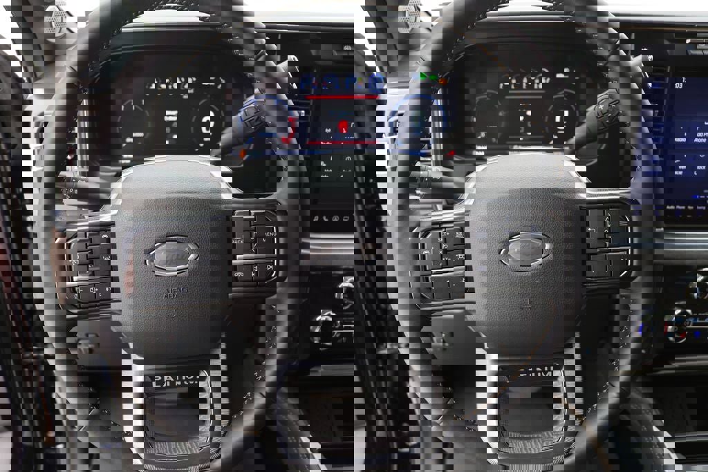 Used 2024 Ford F450 Platinum image 31