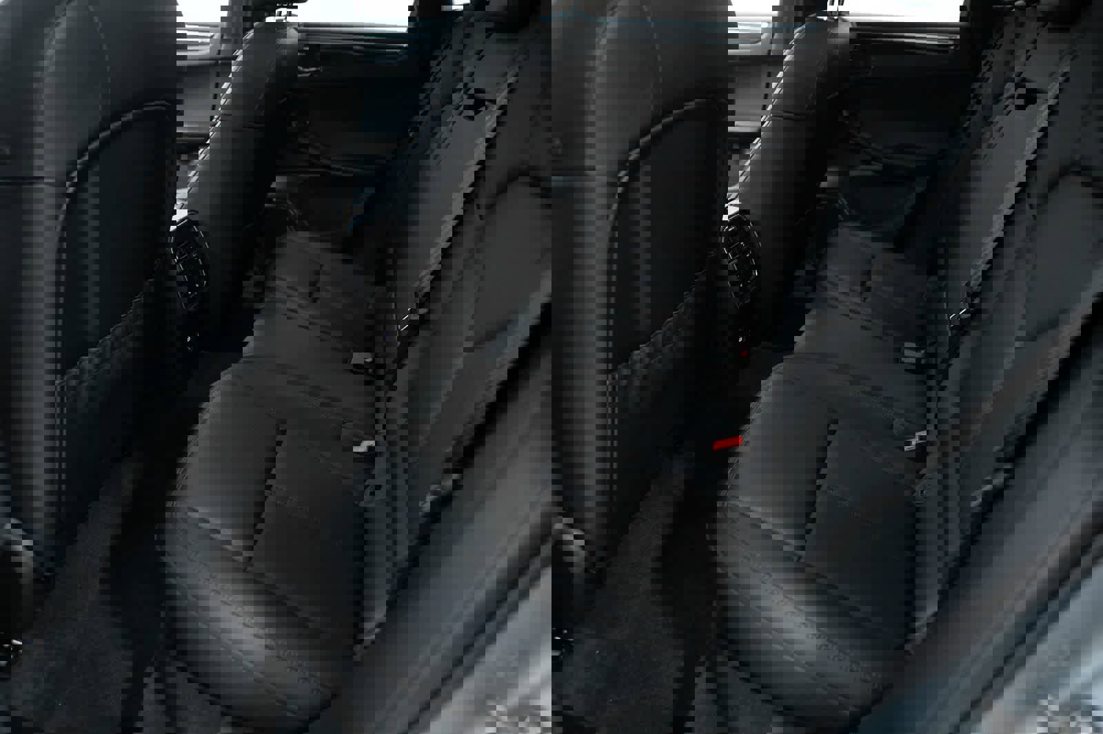 Certified 2026 Porsche Macan image 34