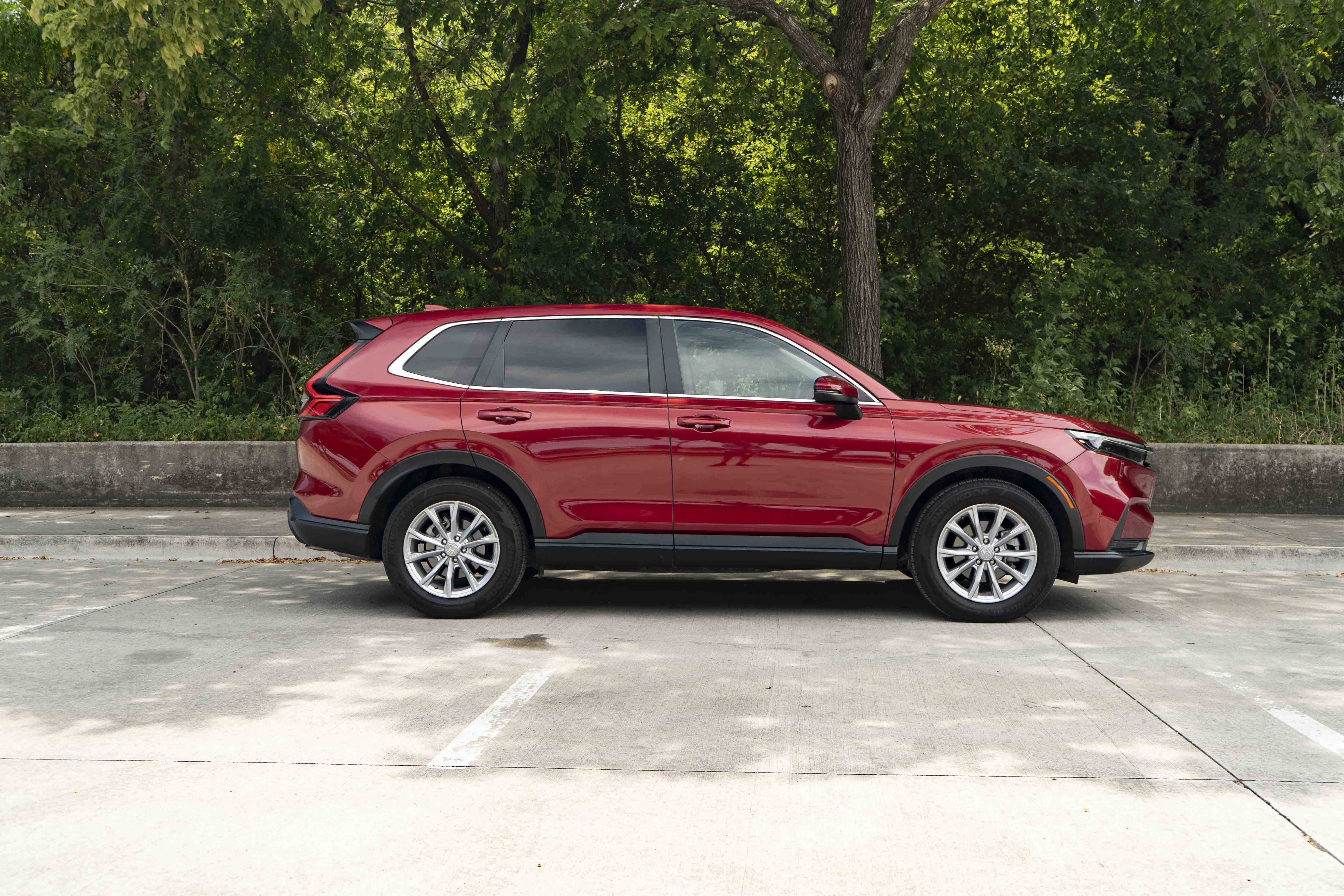 Certified 2025 Honda CR-V EX image 9