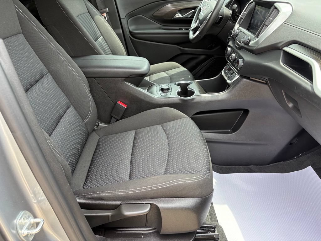 Used 2023 GMC Terrain SLE w/ Driver Convenience Package FWD image 28