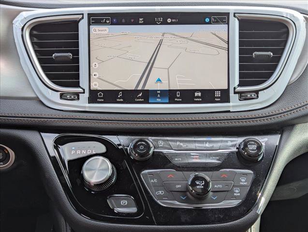 New 2026 Chrysler Pacifica Pinnacle image 13