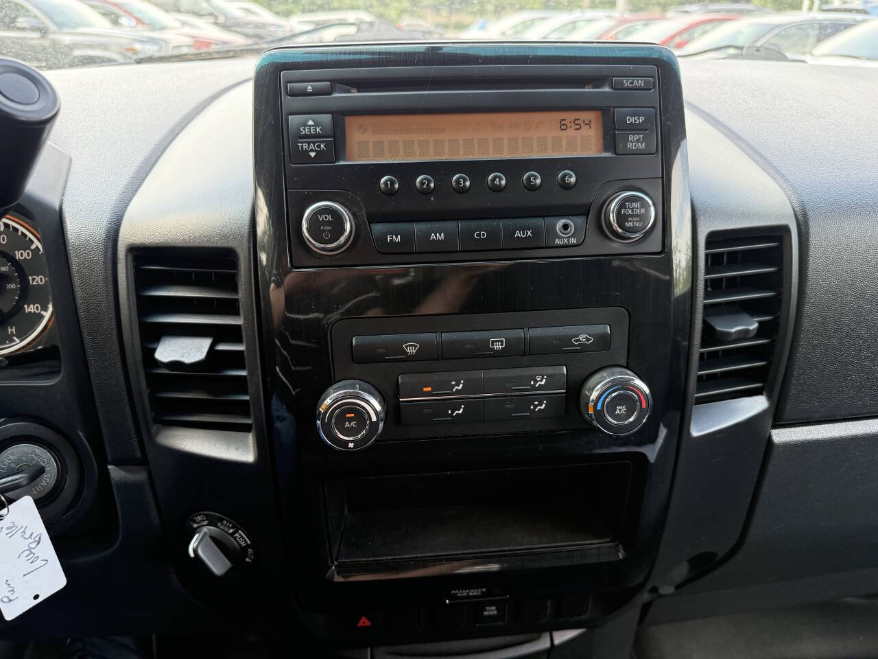 Used 2015 Nissan Titan SV AWD/4WD image 20