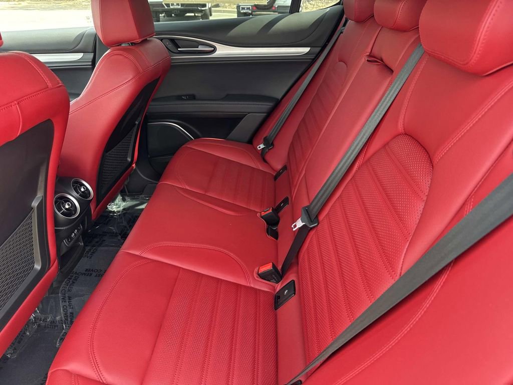 Used 2023 Alfa Romeo Stelvio Veloce image 24