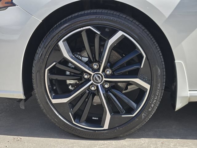 Used 2025 Nissan Altima 2.5 SR w/ SR Premium Package FWD image 14