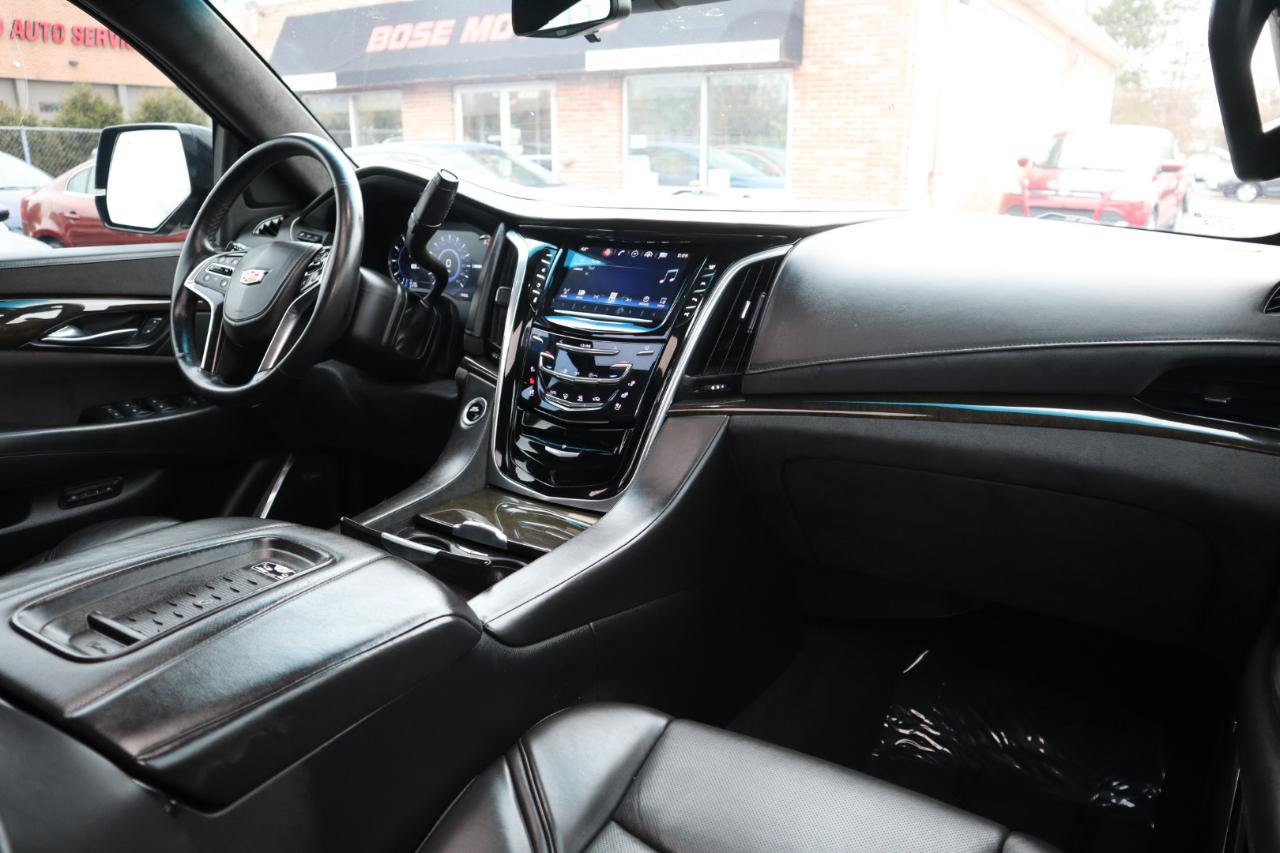 Used 2017 Cadillac Escalade Platinum AWD/4WD image 11