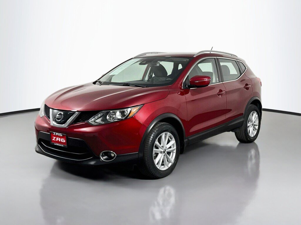 Used 2019 Nissan Rogue Sport SV w/ All-Weather Package FWD image 1