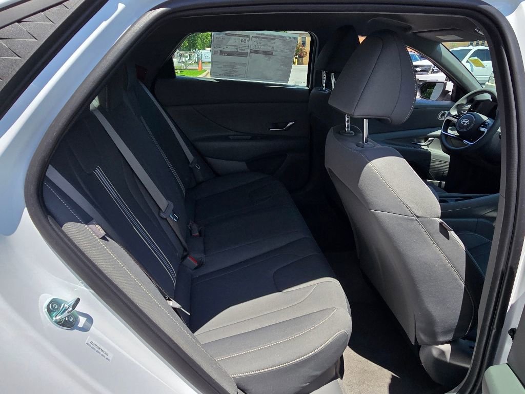 New 2025 Hyundai Elantra Blue image 11