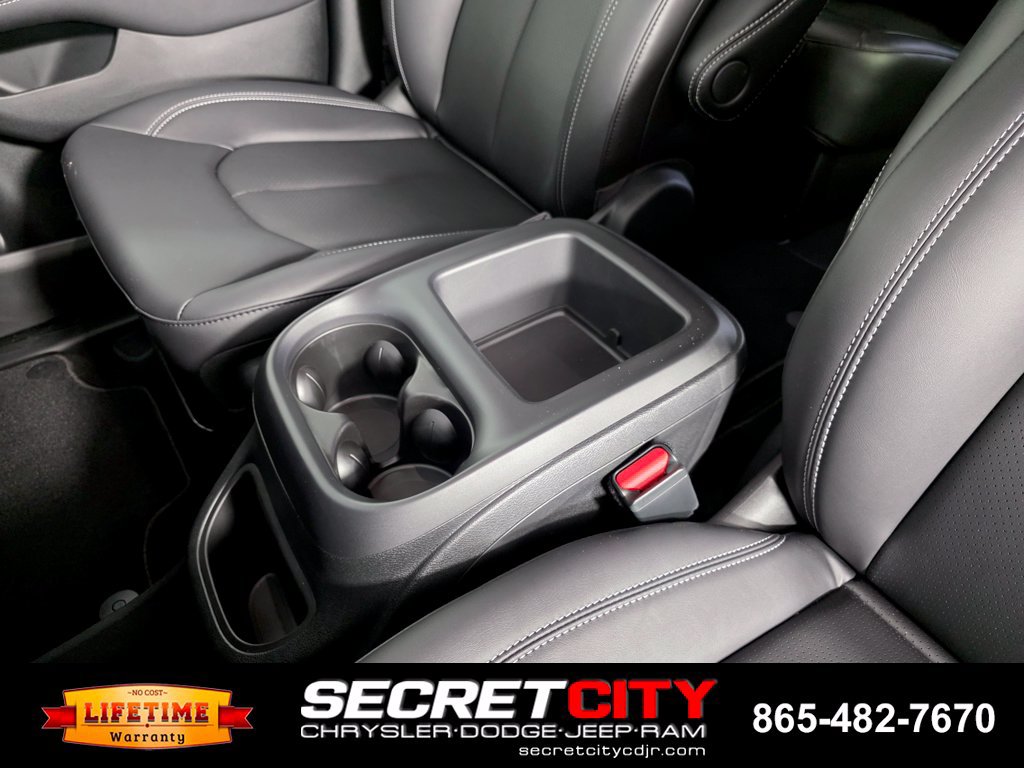 New 2026 Chrysler Voyager LX FWD image 27