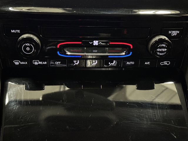 Used 2023 Jeep Grand Cherokee L Laredo image 17