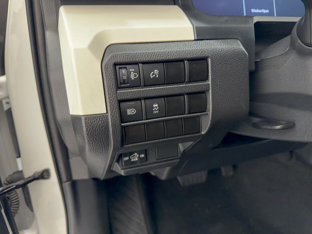 Used 2024 Toyota Tacoma TRD Off-Road AWD/4WD image 31