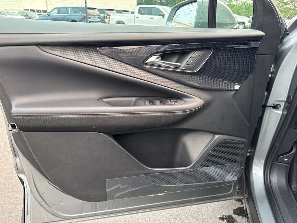 New 2025 Chevrolet Blazer EV LT AWD/4WD image 12