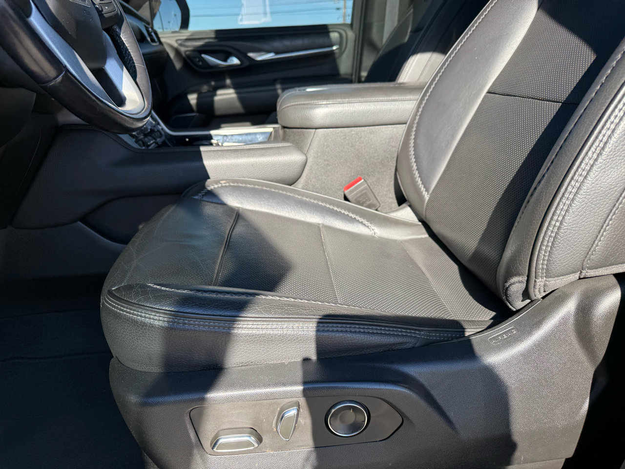 Used 2021 GMC Yukon XL Denali w/ Advanced Technology Package image 13