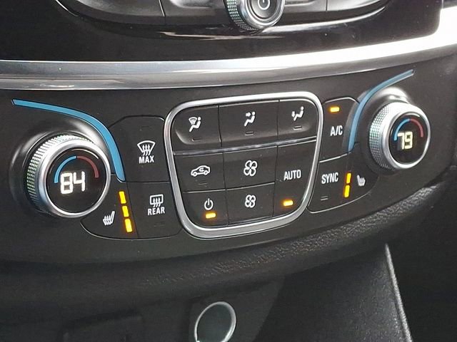Used 2023 Chevrolet Traverse LT image 19
