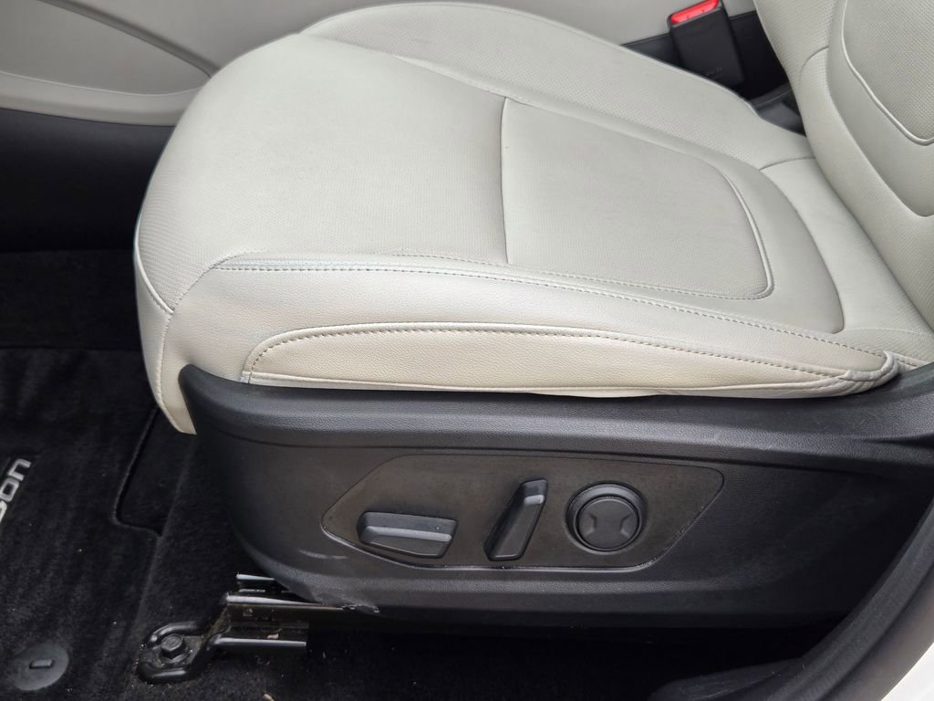 Used 2025 Hyundai Tucson SEL image 13