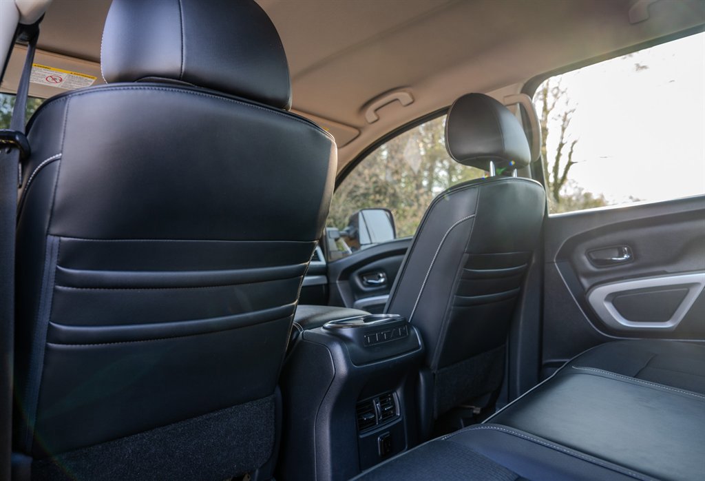 Used 2018 Nissan Titan PRO-4X image 28