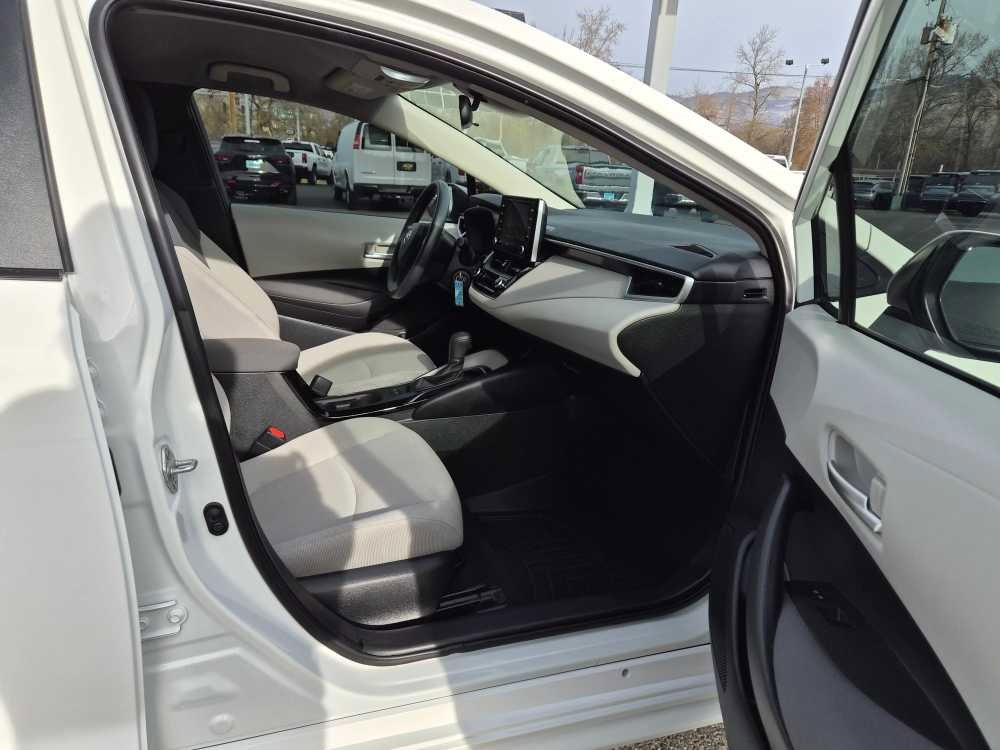 Used 2021 Toyota Corolla LE w/ Carpet Mat Package (TMS) image 15