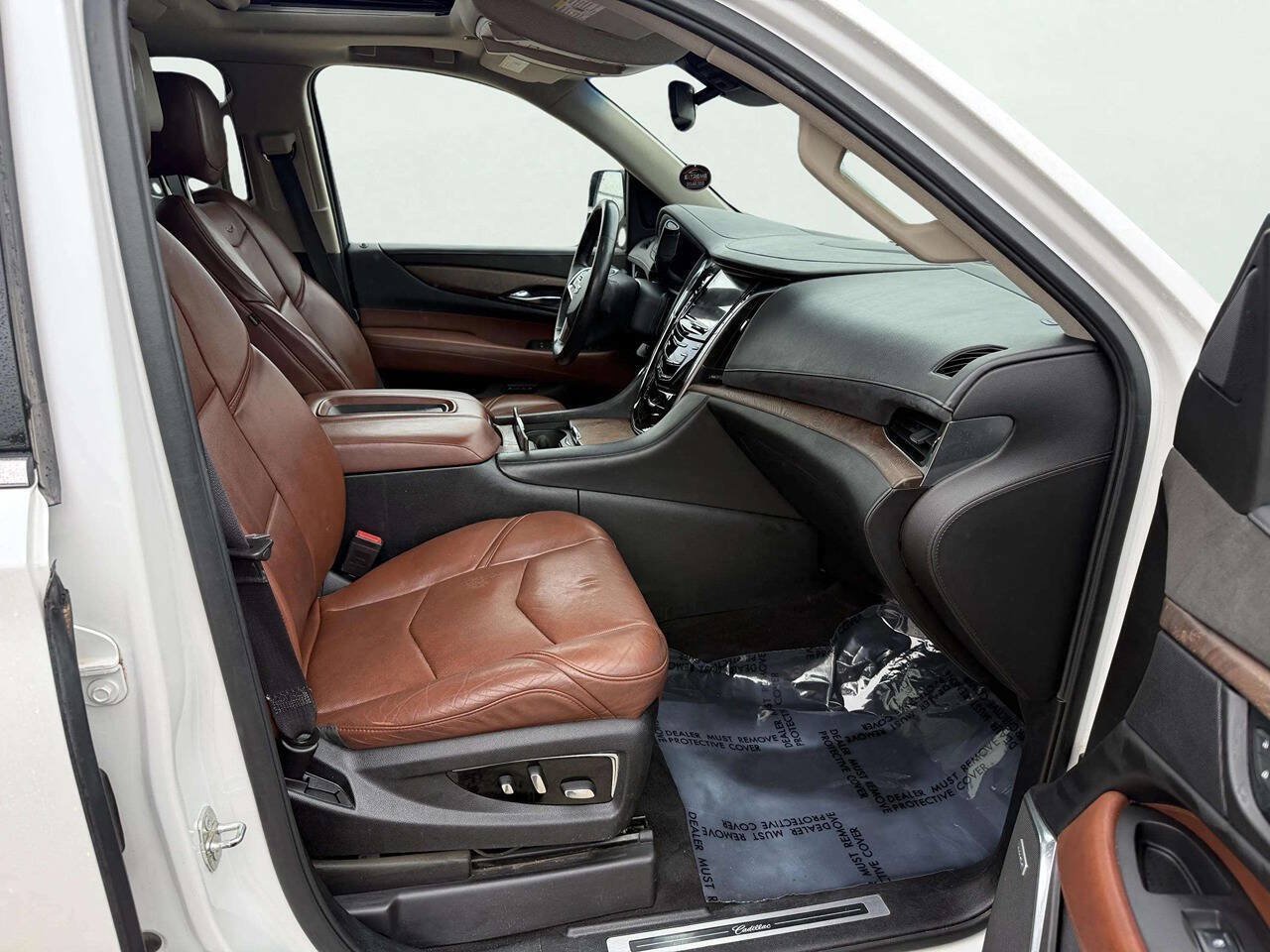 Used 2016 Cadillac Escalade Premium AWD/4WD image 13